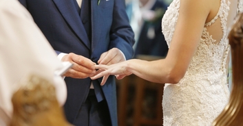 Bride and groom praised for breaking wedding tradition with 'man of honor' and 'best woman'