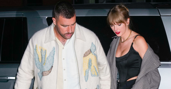 Taylor Swift excitedly running off stage to kiss Travis Kelce makes fans melt