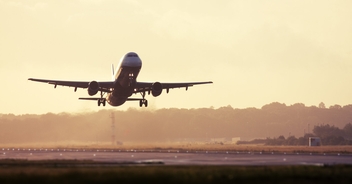 Woman commutes to her internship by plane every week because it's cheaper than renting