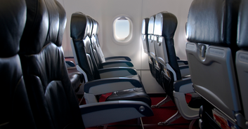 Flight attendant gives verdict after video of child keeping flight awake with light-up hat sparks debate