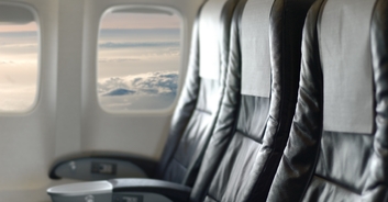 People praise traveler for making little girl cry after asking her to move from paid seat