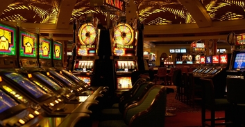 Gambler turns $5 bet into life-changing $10.1 million after night in Las Vegas