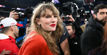 Lip readers share what they believe Taylor Swift said when the NFL cameras once again focused on her