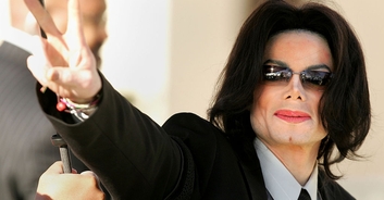 Michael Jackson visited Jeffrey Epstein, according to newly-released court documents