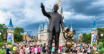 Lawsuit claims doctor died after eating at Disney restaurant