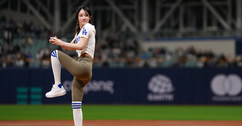 Dodgers dugout 'caught out' as South Korean Netflix star Jeon Jong-seo delivers first pitch