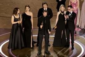 Oscars viewers point out painfully awkward moment following Ukrainian war documentary winner's speech