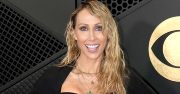 Miley Cyrus' mom reportedly began dating husband Dominic Purcell after he dated her daughter Noah