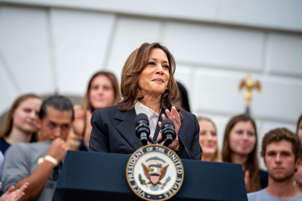 Barack And Michelle Obama Officially Endorse Kamala Harris For ...