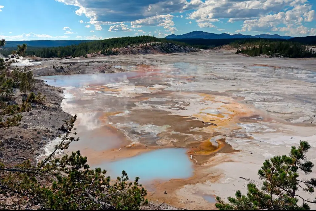 Scott fell in Norris Geyser Basin of Yellowstone National Park Wyoming. Credit: Education Images / Getty
