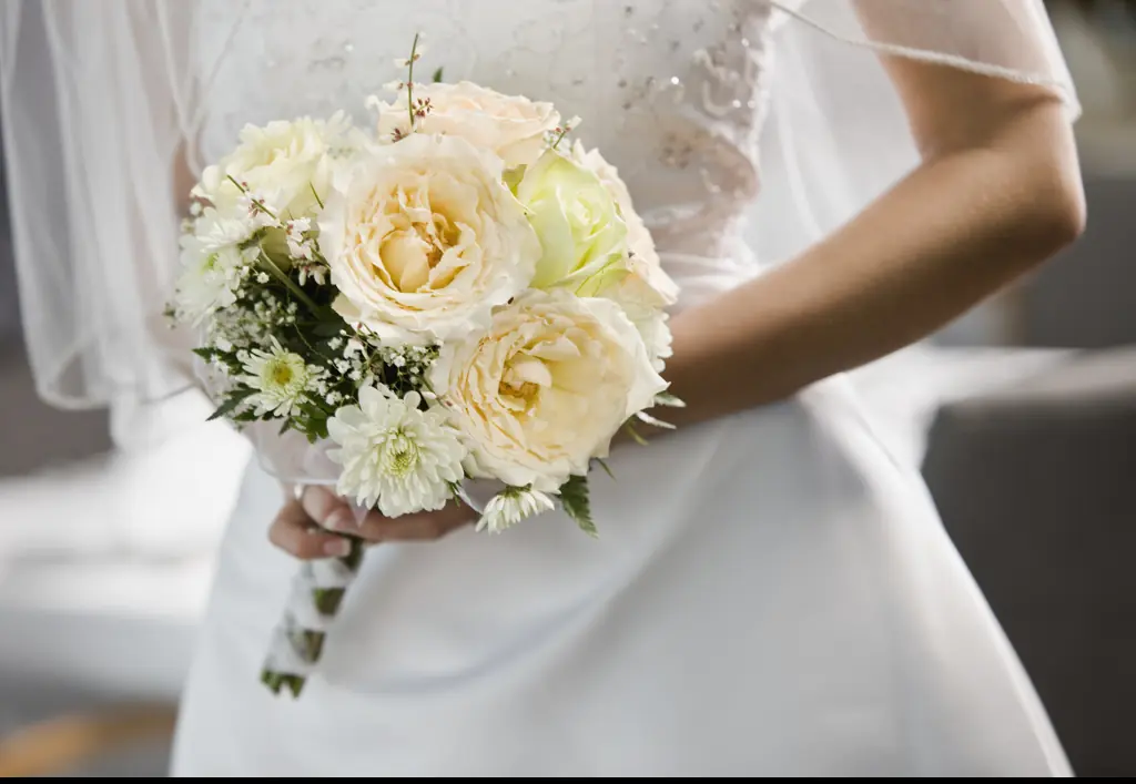The bride loved her mom's dress! Credit: Andersen Ross/Getty