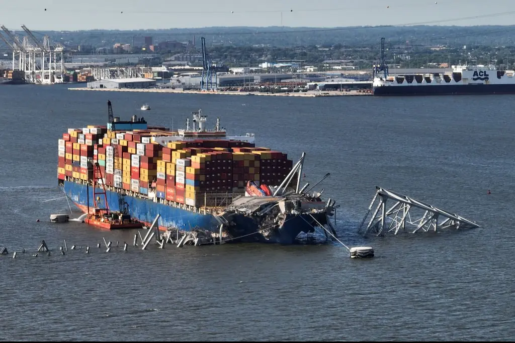 21 Crew members still remain on board the vessel. Credit: Chip Somodevilla / Getty