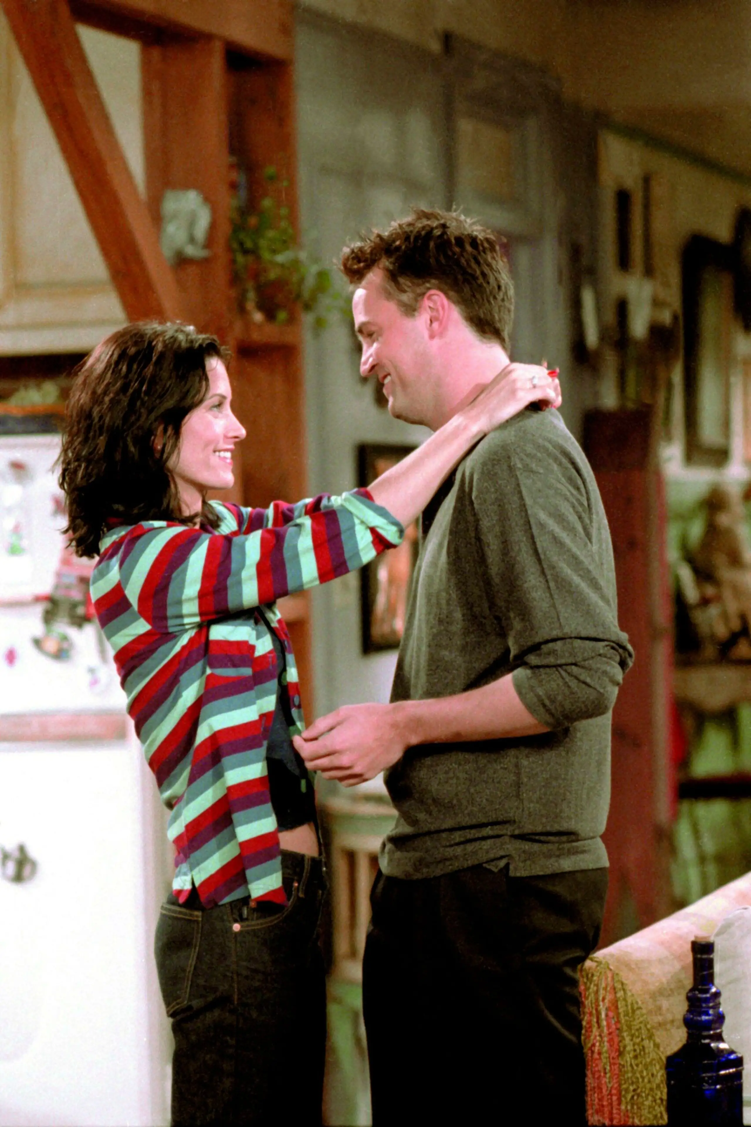 Which 'Friends' cast dated in real life