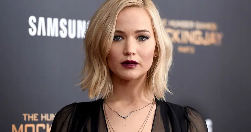 This Florida teenager looks so much like Jennifer Lawrence she gets stopped for autographs in the street
