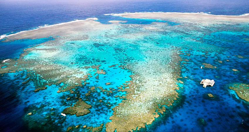 Divers discover vast hole in the Great Barrier Reef