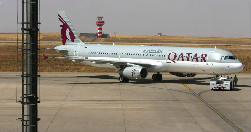 Wife discovers husband's affair mid flight and demands an emergency landing