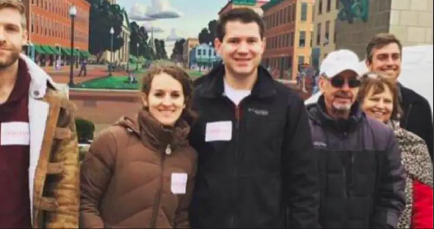 Anti-gay Republican quits after being caught having gay sex in office