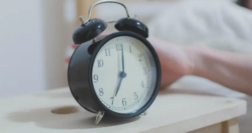 Ex-Navy Seal reveals the ultimate secret to waking up earlier in the morning