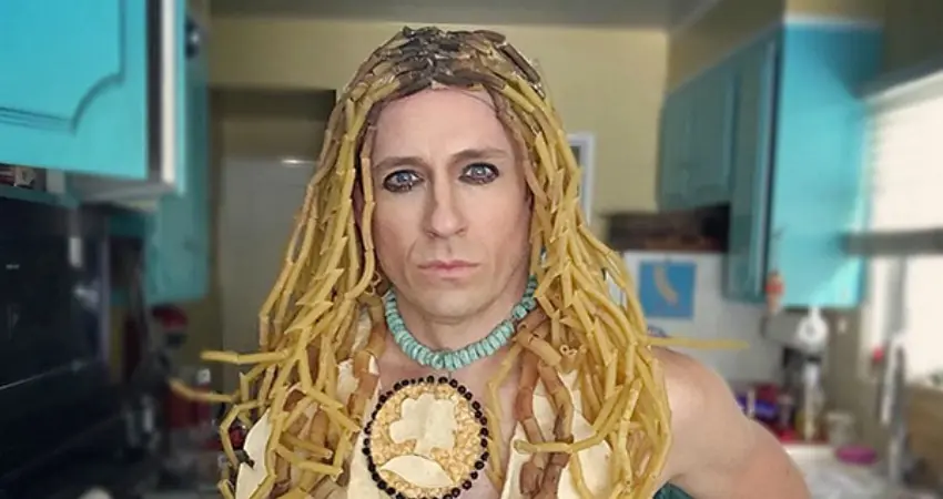 'Buffy' star hilariously recreates 30 celebrity outfits using stuff from home