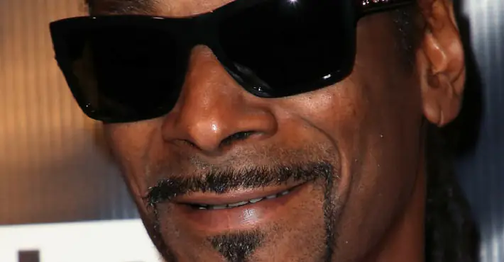 Snoop Dogg's new album cover shows him standing over Trump's dead body