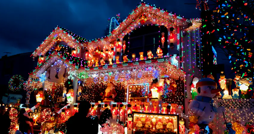 Experts say putting up Christmas decorations early makes you happier