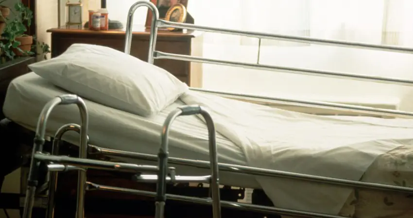 Shocking footage shows nurses laugh as WWII veteran dies in his bed