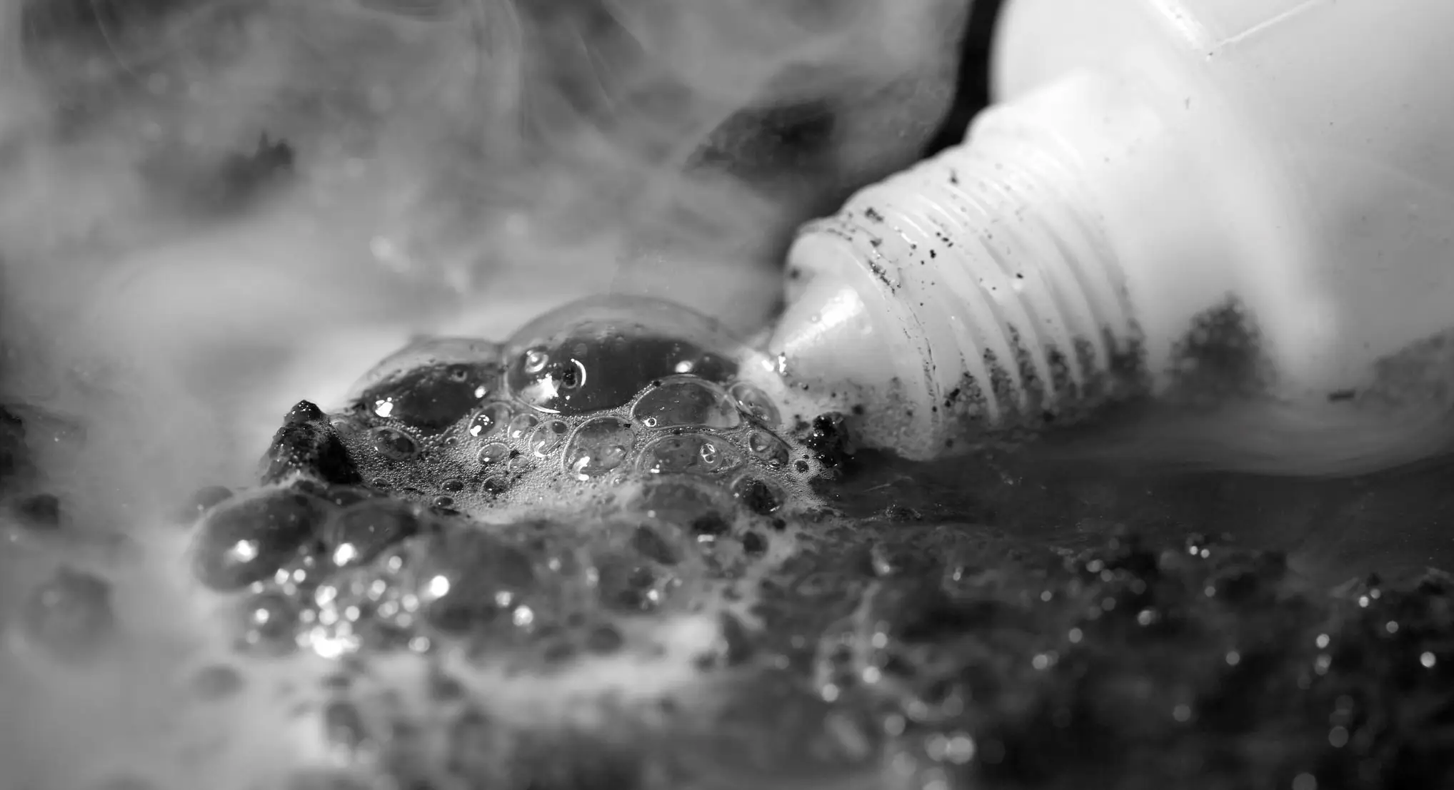 Indian husband hurls acid in the face of his wife after she gets a job