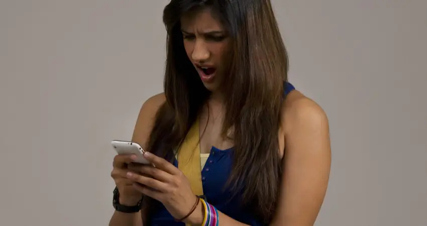 10 of the most perfect reactions women have ever had to unwanted d**k pics