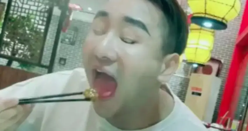 Women in Taiwan have figured out how to eat with lipstick on, and it's amazing