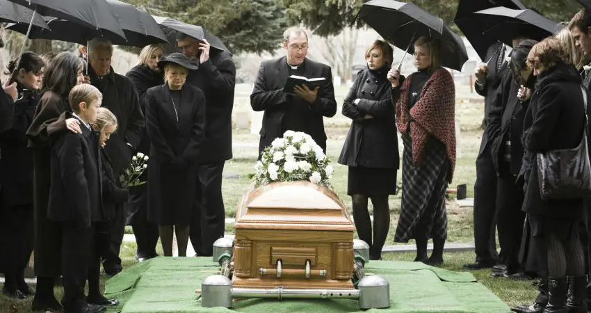 17 Of the most excruciatingly awkward moments at funerals