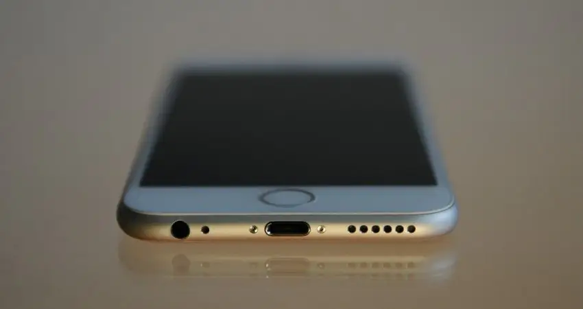 Apple facing massive $999 billion lawsuit since news broke they were slowing down iPhones