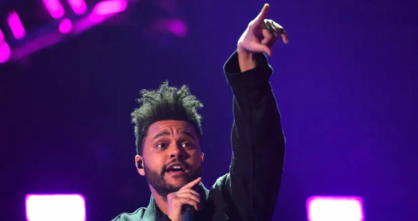 The Weeknd is dating Justin Bieber's ex girlfriend