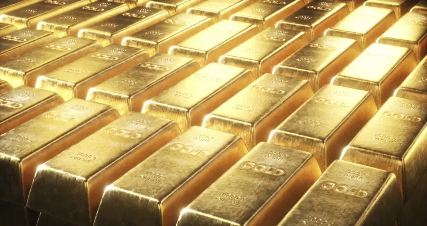 Plane carrying $378 million worth of gold, platinum and diamonds loses cargo after door breaks