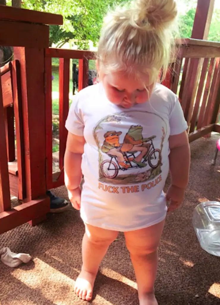 Little girl wearing F**k the police t-shirt