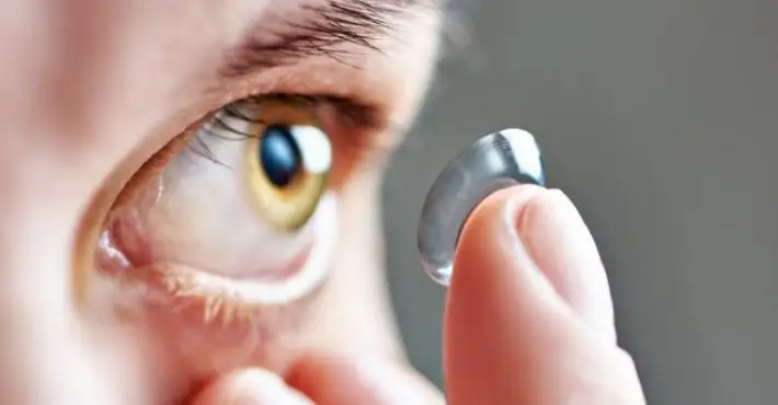 Eye doctor shares photos to show why you should never sleep with contact lenses in