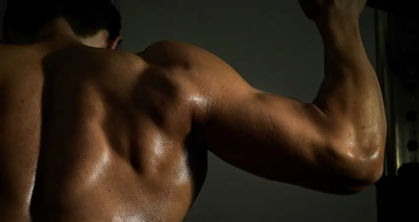 'World's tallest bodybuilder' makes Olympia contenders look like kids