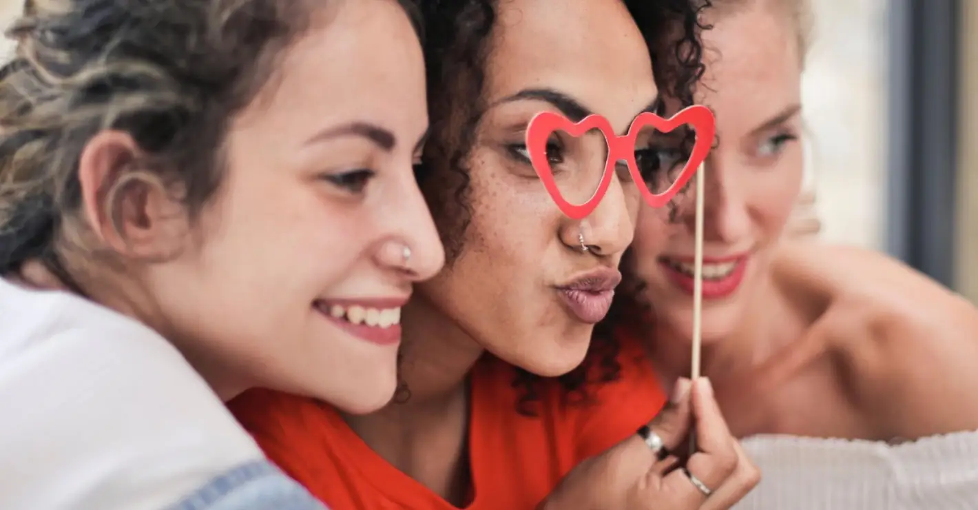 Women are happier without a spouse or children, says happiness expert