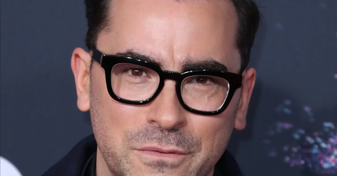 'Schitt's Creek' actor calls out Comedy Central India for editing out gay kiss