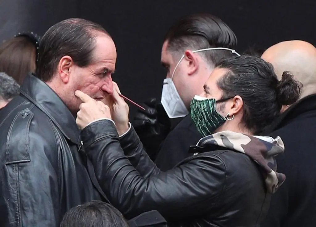 Colin Farrell having his makeup done.