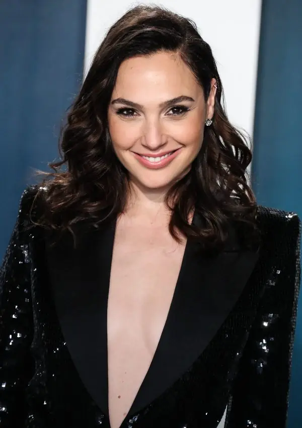 Gal Godot smiling.