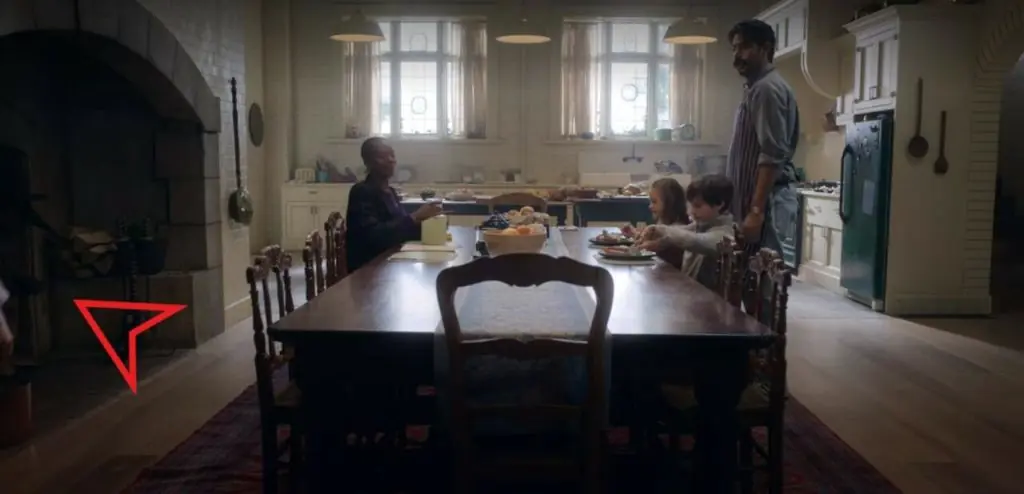 Haunting of Bly Manor hidden ghost.