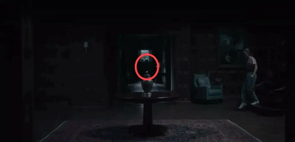 Haunting of Bly Manor hidden ghost.