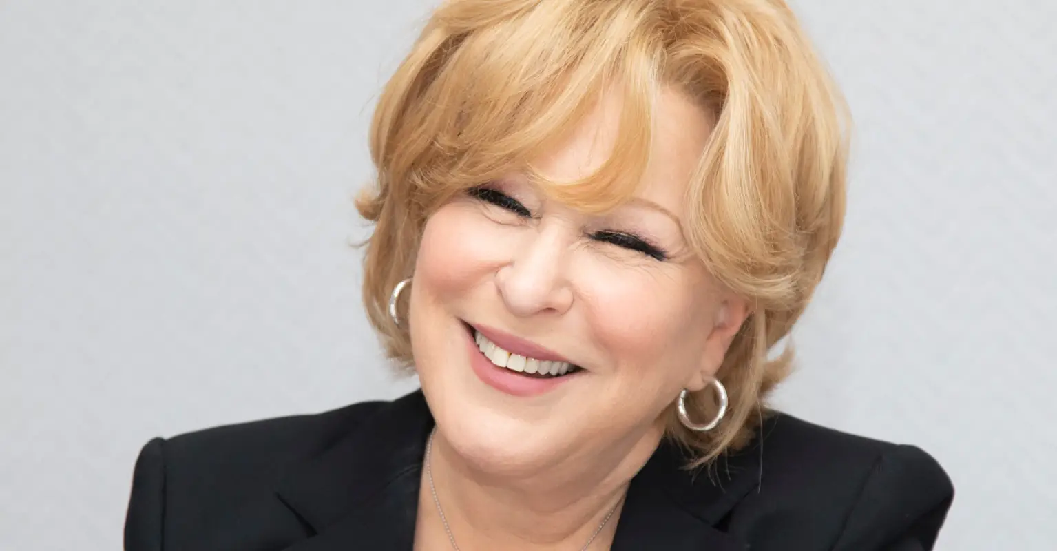 Bette Midler shares first look at original cast in 'Hocus Pocus' reunion