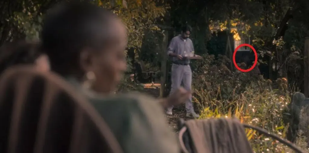 Haunting of Bly Manor hidden ghost.