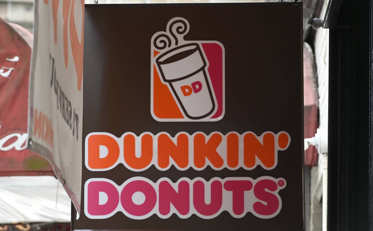 An image of a Dunkin Donuts sign.
