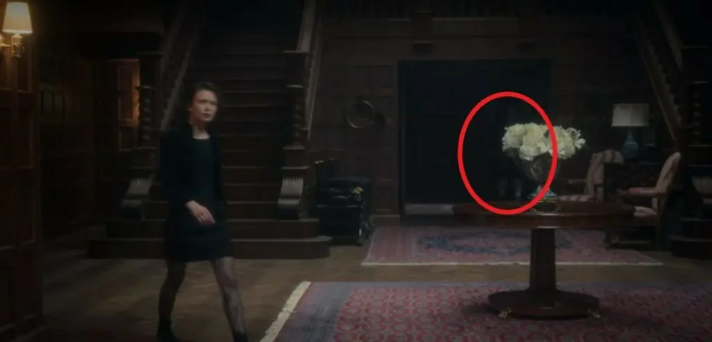 Haunting of Bly Manor hidden ghost.