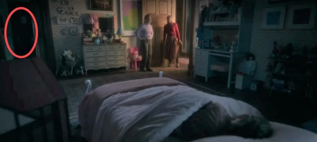 Haunting of Bly Manor hidden ghost.