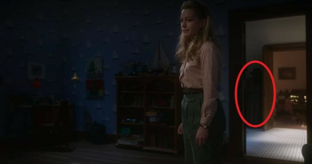 Haunting of Bly Manor hidden ghost.