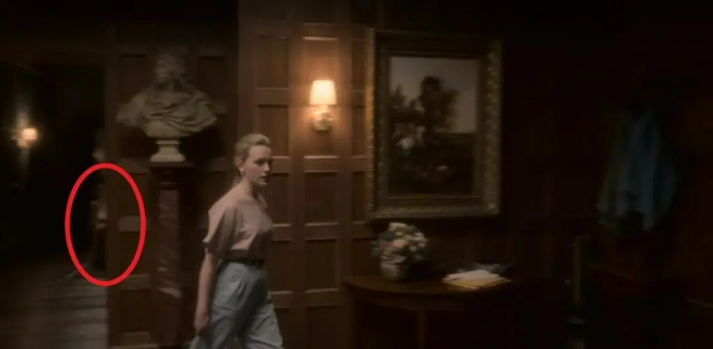 Haunting of Bly Manor hidden ghost.