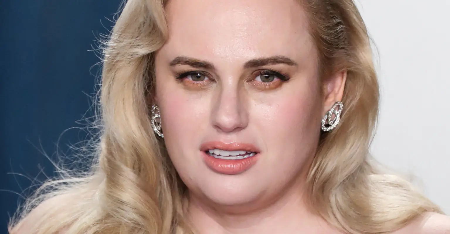 Rebel Wilson delights fans with swimsuit beach selfie in latest fitness update